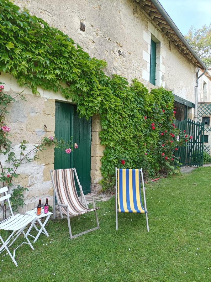 Le Relais Des Roses- Chambres D'Hotes Vatan Exterior foto